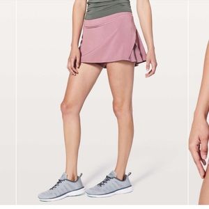 Lululemon play off the pleats skirt size 6